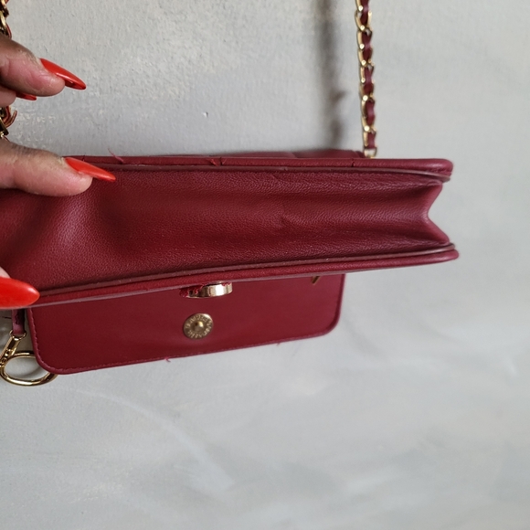 Bebe Chica Flap Crossbody Burgundy Gold Chain Strap Quilted Puffer Vegan Leather - Picture 13 of 13